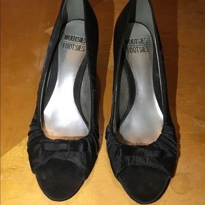 Black Kitten Heel